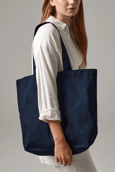 Stor rymlig tygpåse