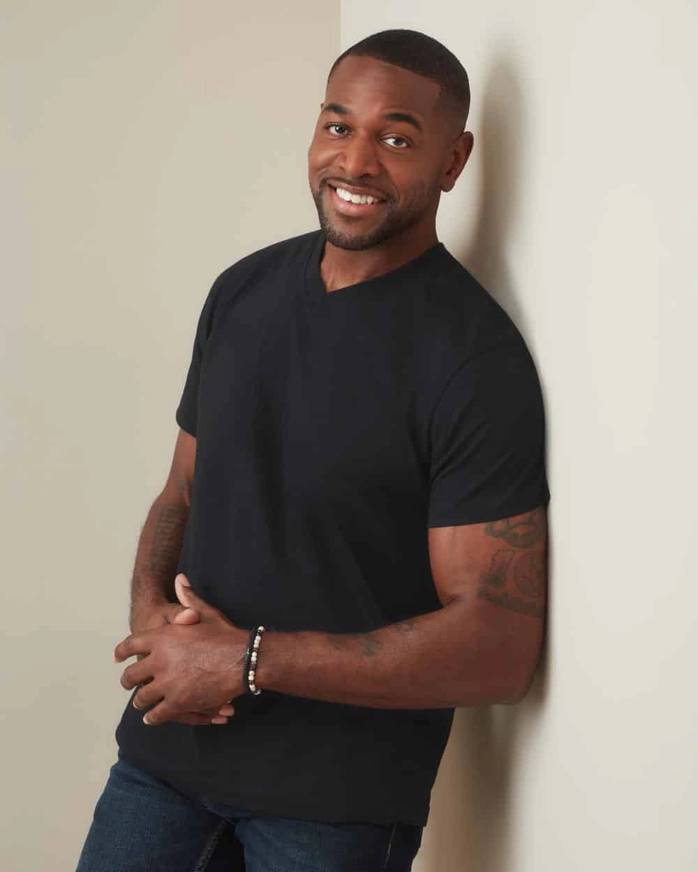 V-ringad T-shirt - Herr