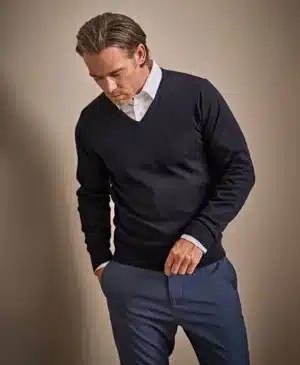 V-ringad herrtröja (slim fit)